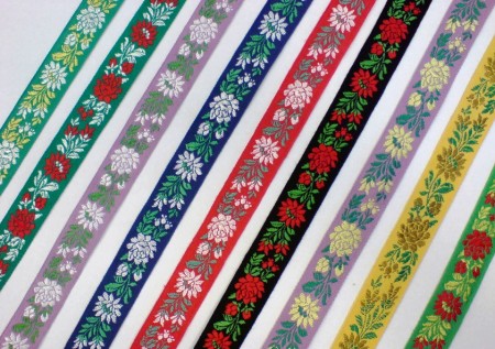 Hímzett és Matyó-szalagok